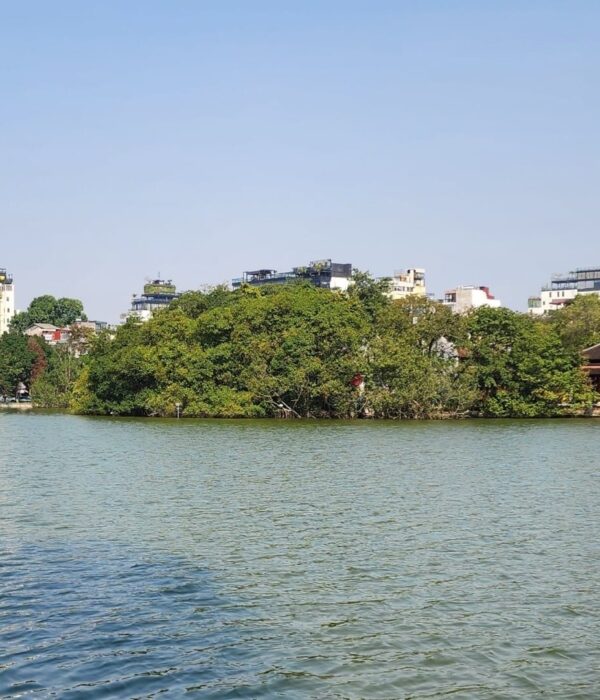 Hoan Kiem Lake - Hanoi Tour